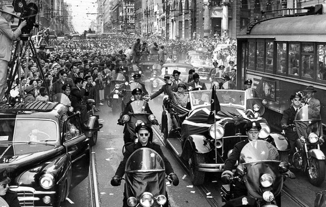 McArthurs Praise Parede