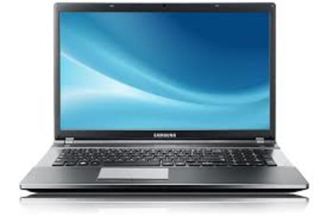 se diseña la primera computadora digital de bulbos