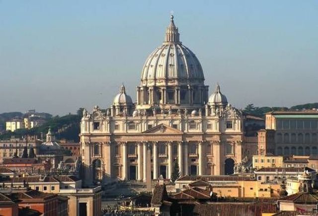 Bramante constrói a Basílica de S. Pedro, em Roma