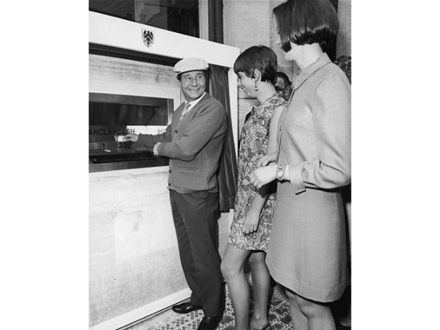 Primera ATM en Reino Unido