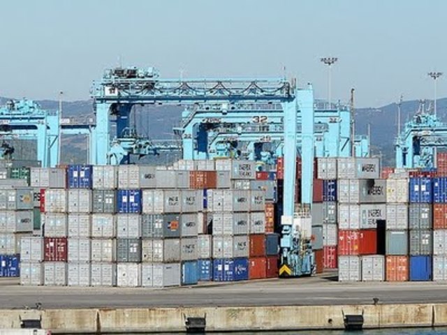 Madelo primario de sustitución o importanción