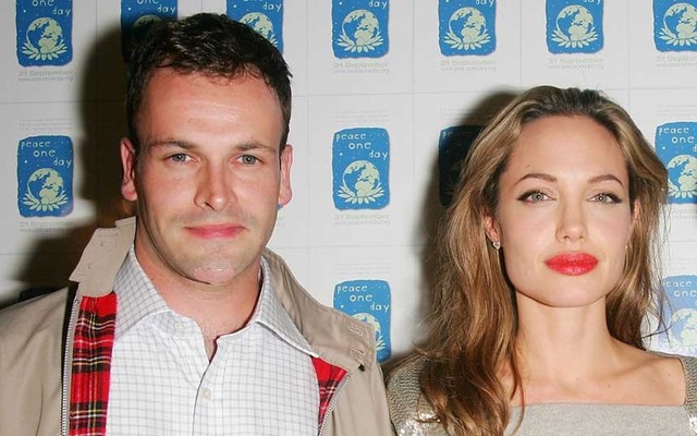 Angelina Jolie married British actor Jonny Lee Miller