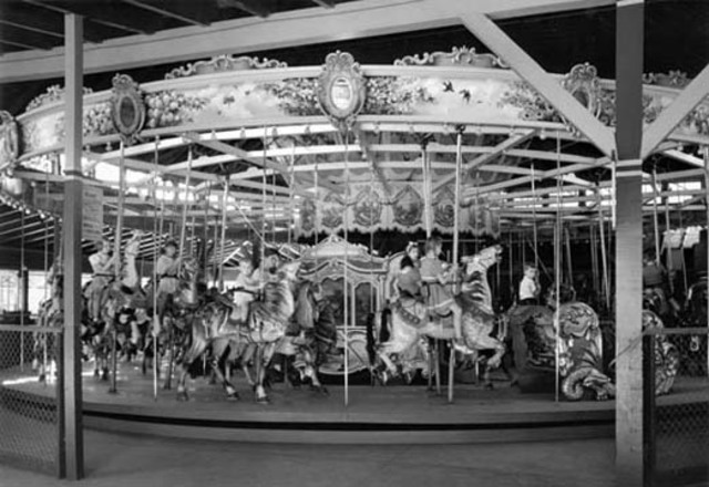 Holden sees Pheobe again