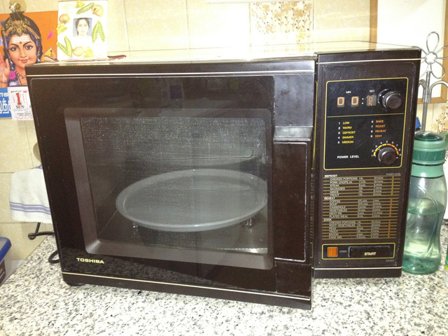 microwave oven