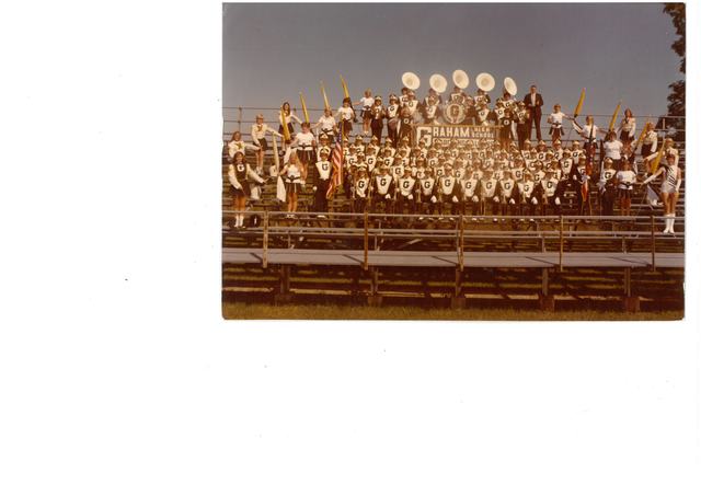 try to pick me in the photo