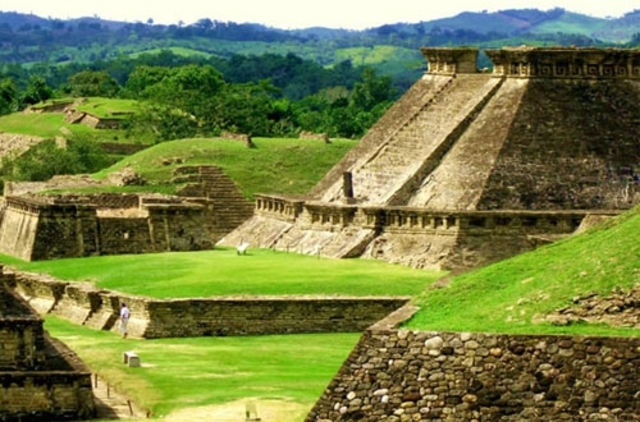 Los olmecas se instalan en Tres Zapotes.