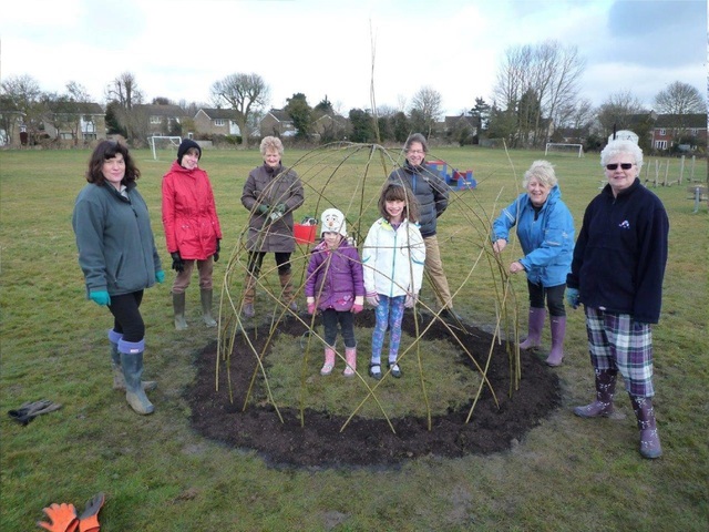 Willow Sculpture added to Recreation Ground