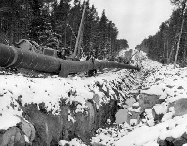 The Liberals use closure to limit the Pipeline Debate