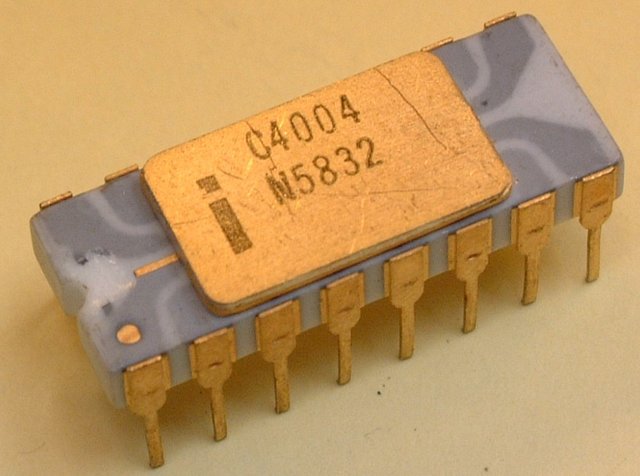 El primer microprocesador fue el Intel 4004