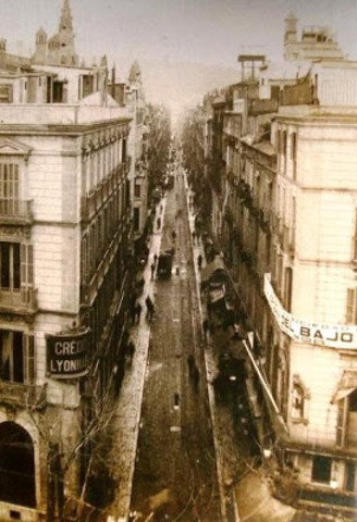 Se instala la primera central pública telefónica,