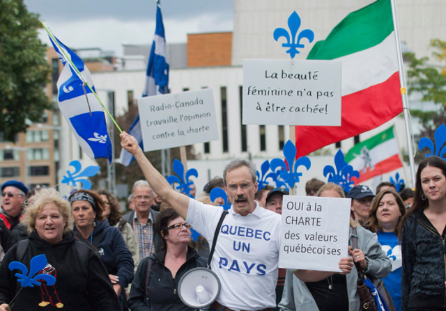 Québec bans public signs in English.