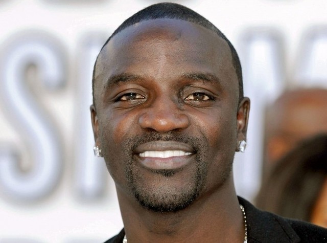 Akon lighting Africa