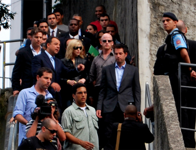 Madonna visita UPP Santa Marta