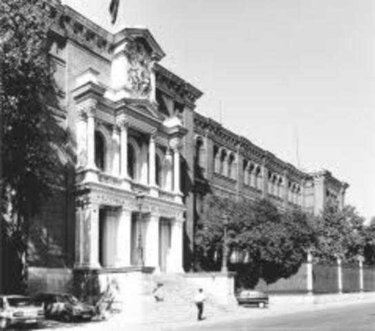 Se crean las Escuela de Orientación