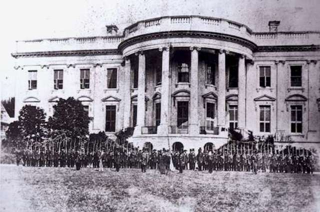 Lincoln is sworn into office