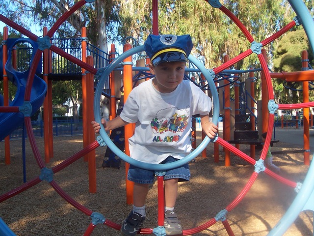 Fui a guardería infantil por la primera vez el 13 de septiembre, 2004.