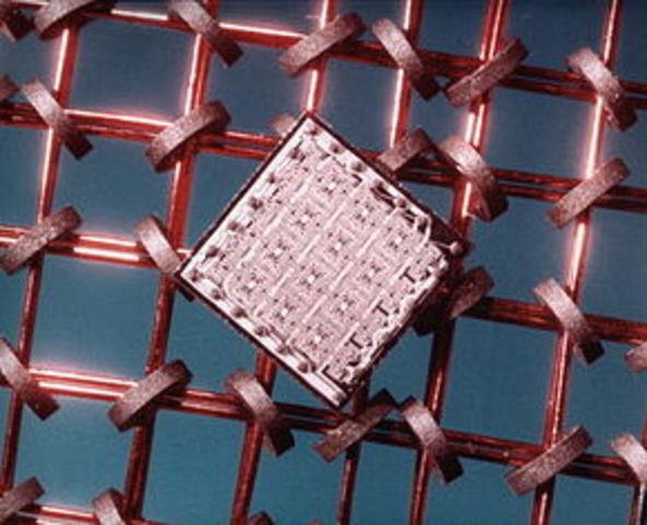 MEMÓRIA RAM DE NUCLEO MAGNÉTICO