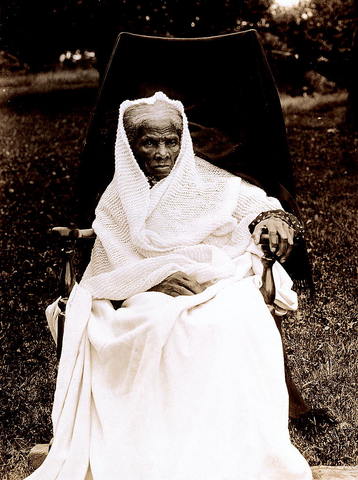 1913- Harriet's Passed Away