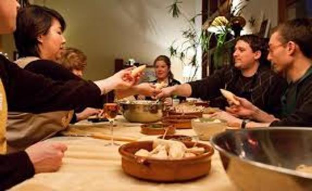 Tamales/Hot Chocolate Tradition