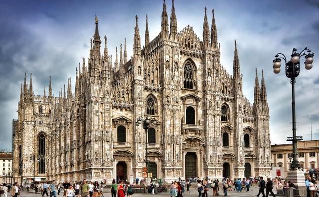 Leonardo abandonó la ciudad acompañado de Pacioli.