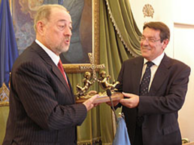 Oviedo y Torrevieja se hermanan