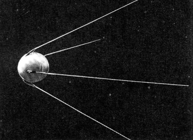 Первый спутник