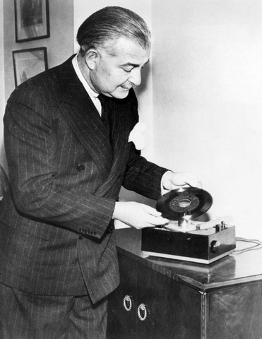 US inventor Thomas Edison invents the record-player