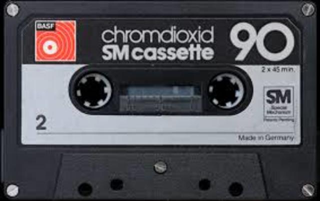 Compact Cassettte (1963)