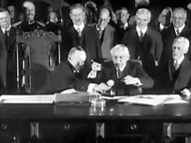 Kellog-Briand Pact signed