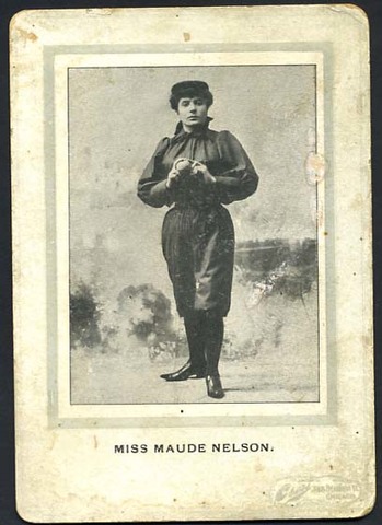 Primera mujer en lanzar en un partido vs hombres