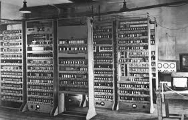 EDSAC Computadora Británica.