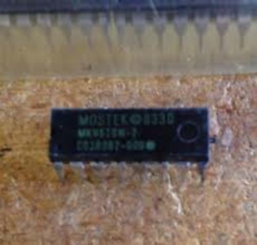 A finales de los 80 el aumento en la velocidad de los procesadores y el aumento en el ancho de banda requerido, dejaron rezagadas a las memorias DRAM con el esquema original MOSTEK