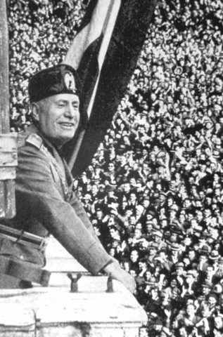 Mussolini and the Fascists come to power in Italy