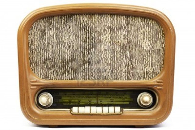 this is the date when the first radio became unpopular