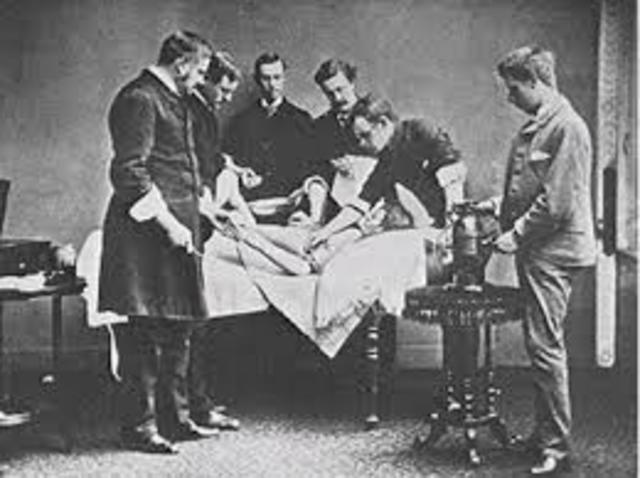 Descubrió los antisépticos. Joseph Lister.