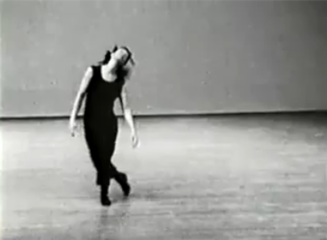 Yvonne Rainer studies with Martha Graham