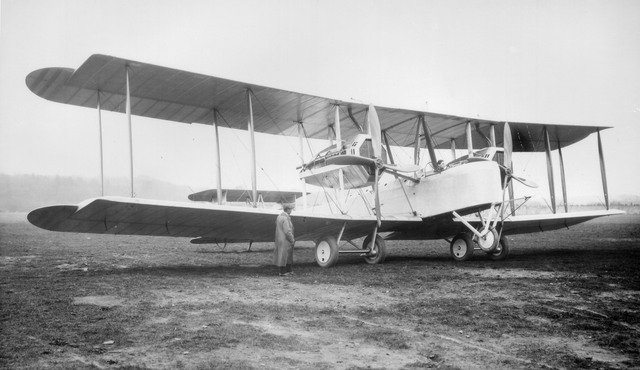 Avion Britanico NC4 (La transportación área)