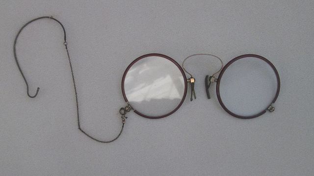 Pince Nez