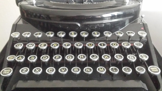Maquina de escribir silenciosa.