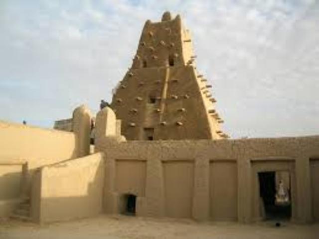 Tuareg retake Timbuktu; Mali declines
