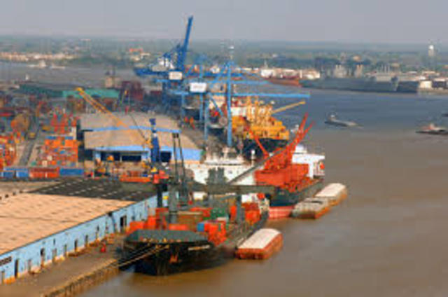 David Farragut and the Union Navy captures the seaport of New Orleans