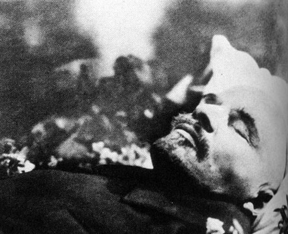 Vladimir Lenin dies