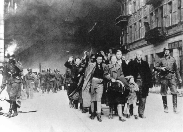 Einsatzgruppen round up 13,000 Jews from the Minsk ghetto and kill them in nearby Tuchinki (Tuchinka).