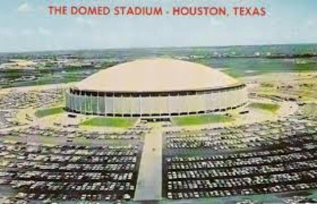 Astrodome first indoor stadium