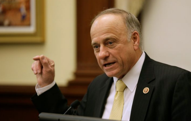 Iowa Hispanics to GOP: Stay away from amnesty foe Steve King