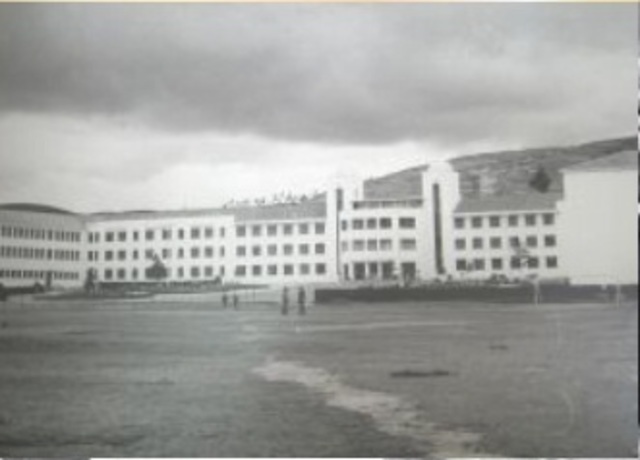 Inicio de la construcción de la Escuela Normal Superior