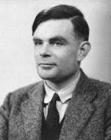 Alan Turing empieza a construir la unidad procesadora