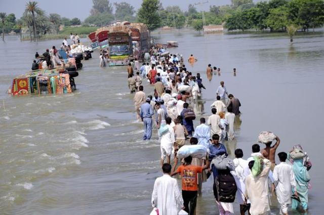 a flood in Pakistan killed more than 2000 people