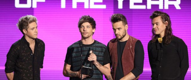 One Direction gets their second American Music Award for Artist of the Year