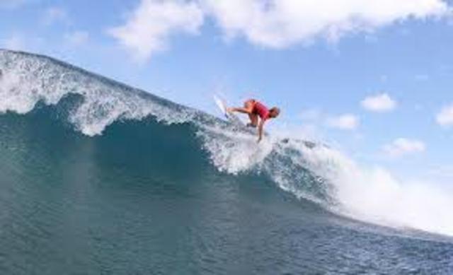 Bethany surfs in the Roxy Pro Surf Festival